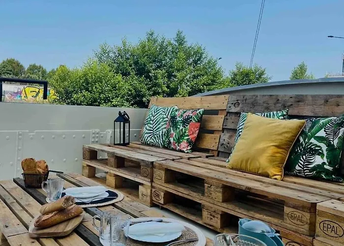 Peniche Climatisee - Stade Toulousain Hotel na wodzie