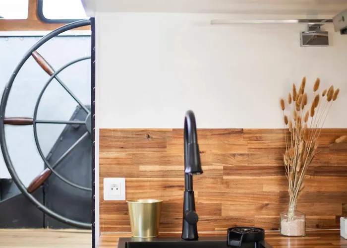 Peniche Climatisee - Stade Toulousain Hotel na wodzie *